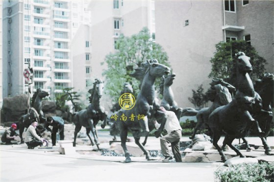 湖南長沙《八駿馬》動物雕塑工程