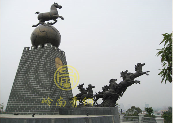 清遠(yuǎn)《馬踏飛燕》大型城市雕塑