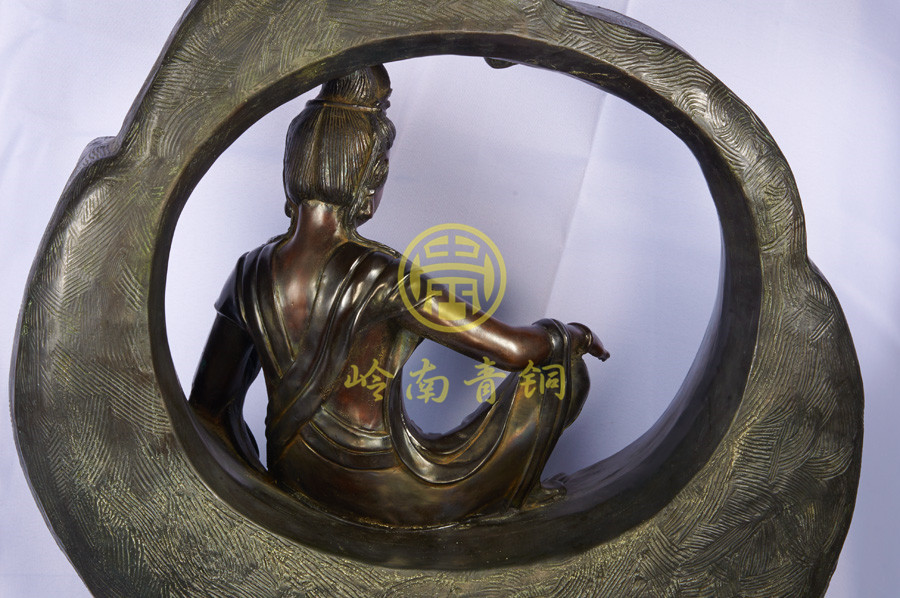 青銅工藝品-觀自在菩薩