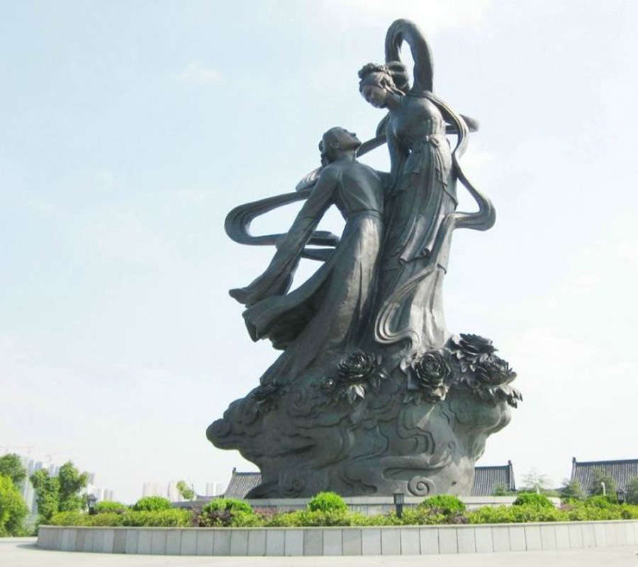 《夢圓》大型人物城市雕塑（16米）