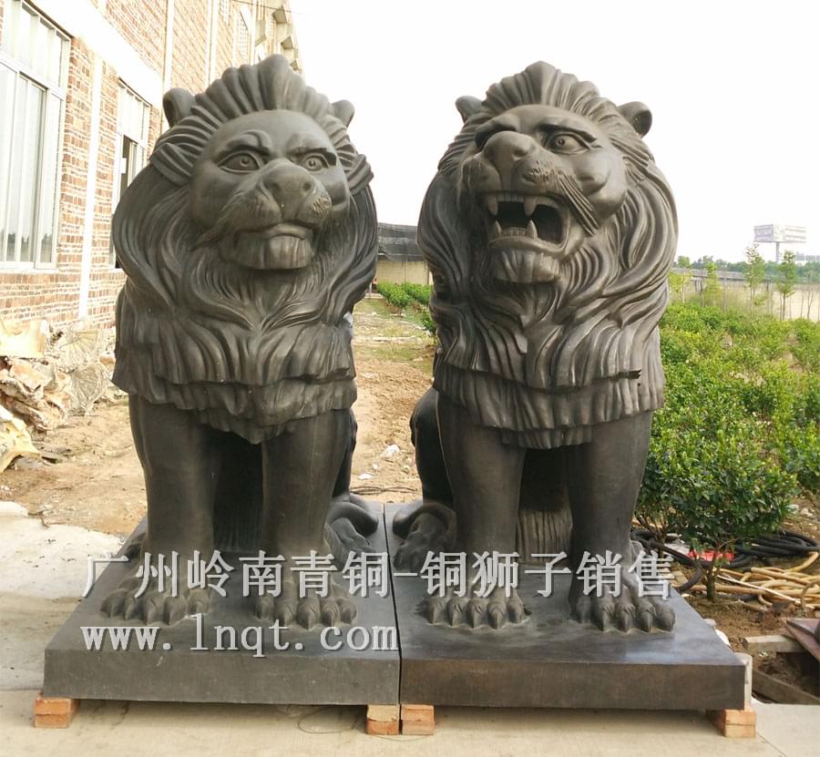 銀行門口獅子